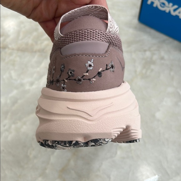 NEW Hoka Bondi Bloom Quartzite Sneakers size 9 - Picture 2 of 7